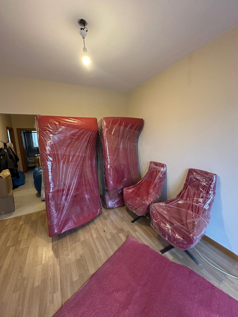 Taşımaya hazır, ambalajlanmış salon takımı